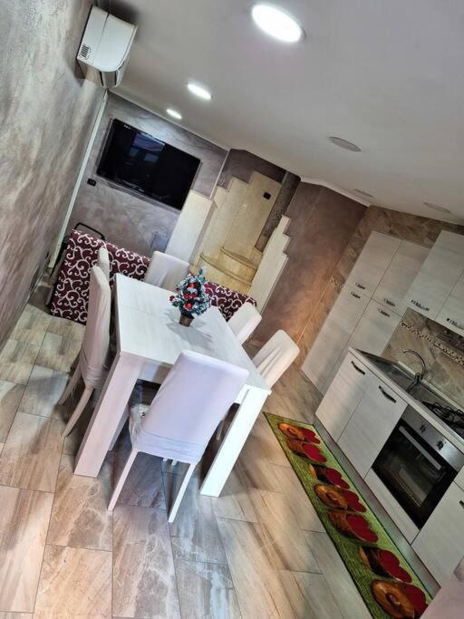 Apartment La Carlo Iii Naples